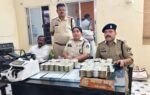 CG- पुलिस की में बड़ी कार्रवाई: क्रेटा कार से 65 लाख कैश बरामद, टैक्स चोरी और हवाला एंगल की जांच शुरू