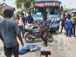 CG-भीषण सड़क हादसा: तेज रफ्तार बस ने बाइक सवार को रौंदा, एडिशनल एसपी के चाचा की मौत