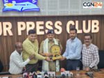 बिलासपुर: प्रेस क्लब के ‘हमर पहुना’ में पहुंचे SSP रजनेश सिंह, बोले- अपराध नियंत्रण, साइबर सुरक्षा और स्मार्ट पुलिसिंग पर रखी बेबाक राय