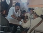 बिलासपुर में वर्दी पर सवाल! सरकारी रिकॉर्ड के बदले पैसों के लेनदेन से जुड़ा है मामला, वीडियो वायरल